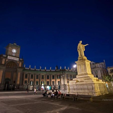 Casetta Soriano - Piazza Dante Наполи Екстериор снимка