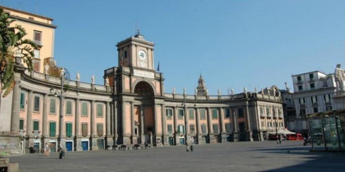 Casetta Soriano - Piazza Dante Наполи Екстериор снимка